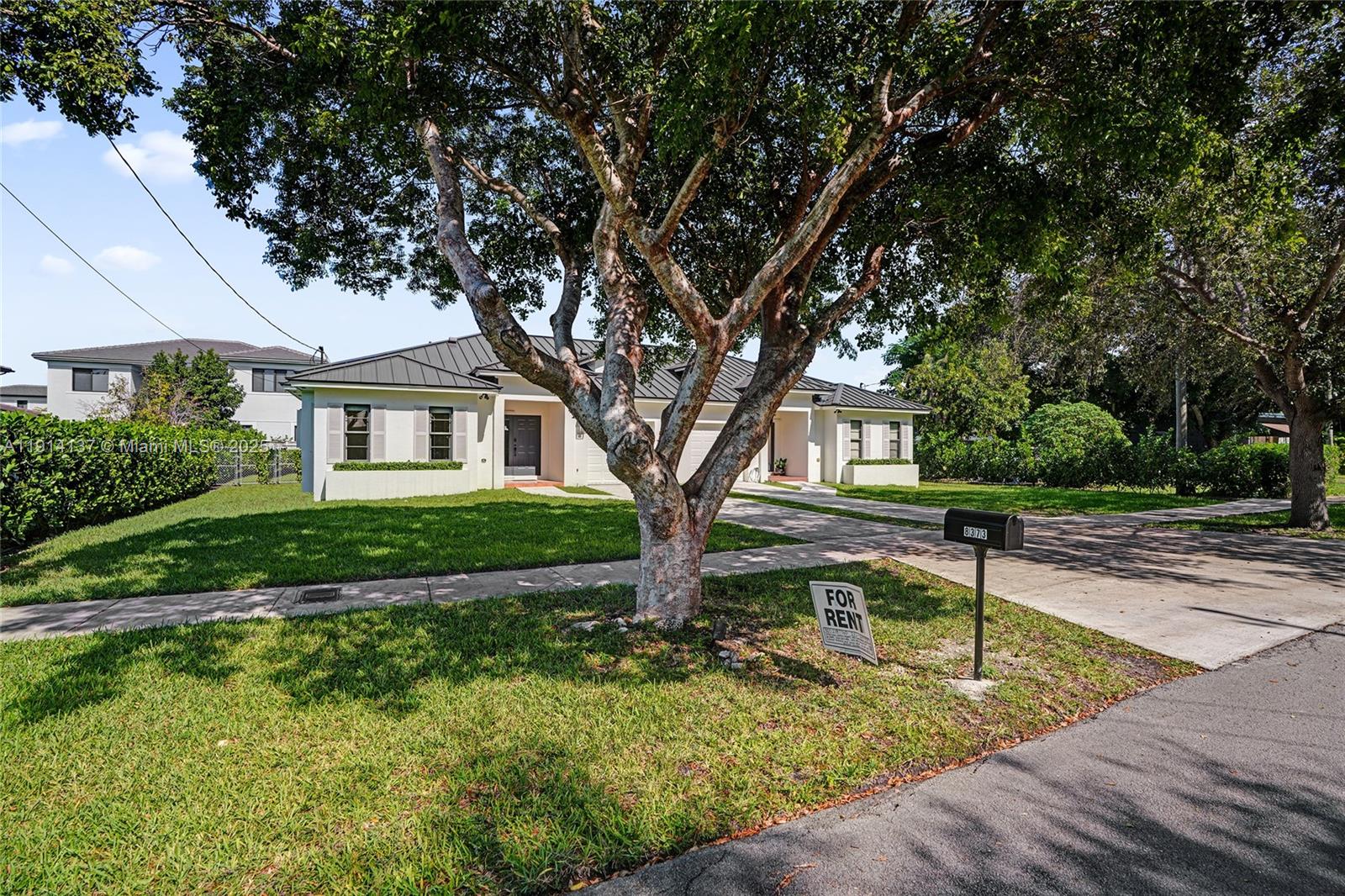 See details / 2672 sq. ft. $ 2025-11-14 0 Photo