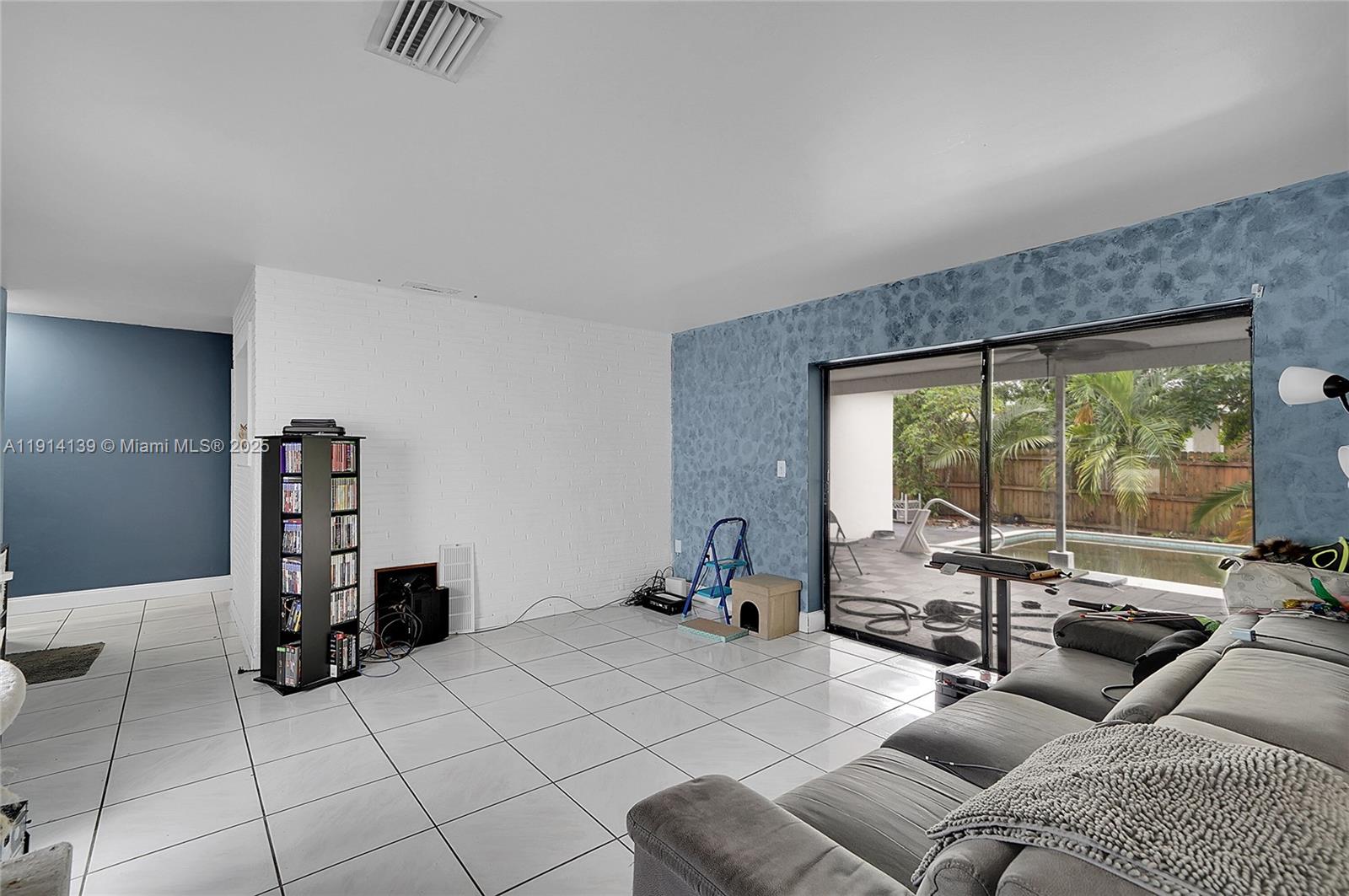 7916 3 / 2 1416 sq. ft. $ 2026-03-24 0 Photo