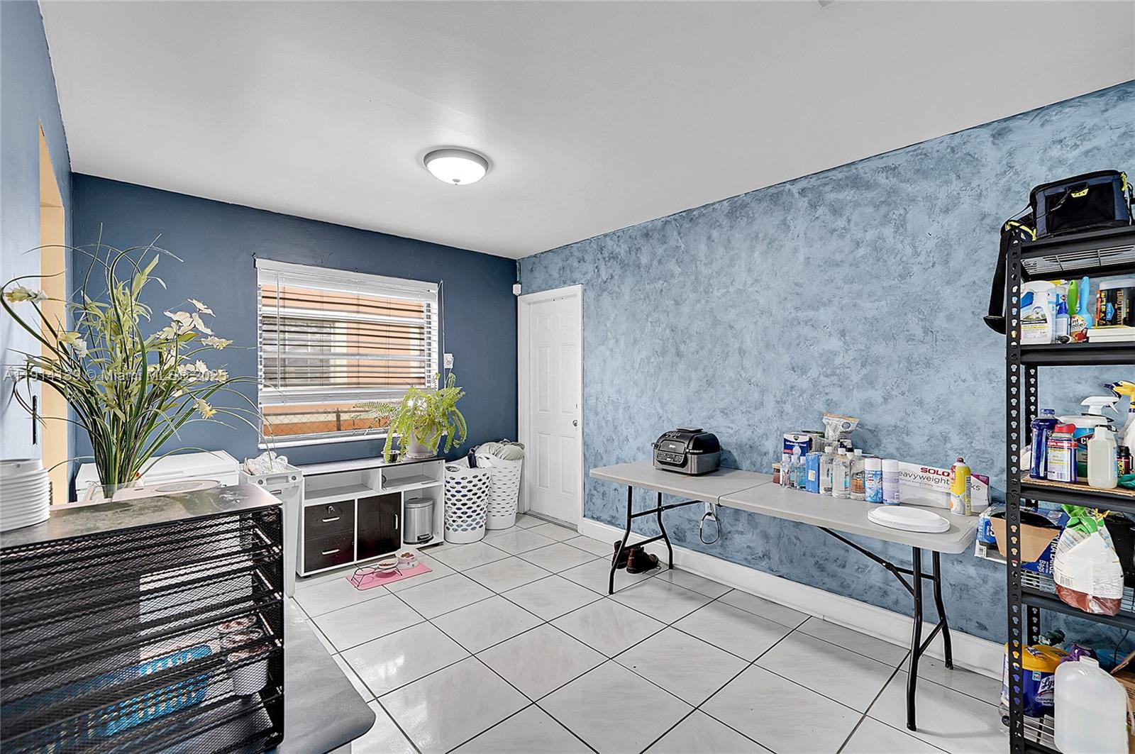 7916 3 / 2 1416 sq. ft. $ 2026-03-24 0 Photo