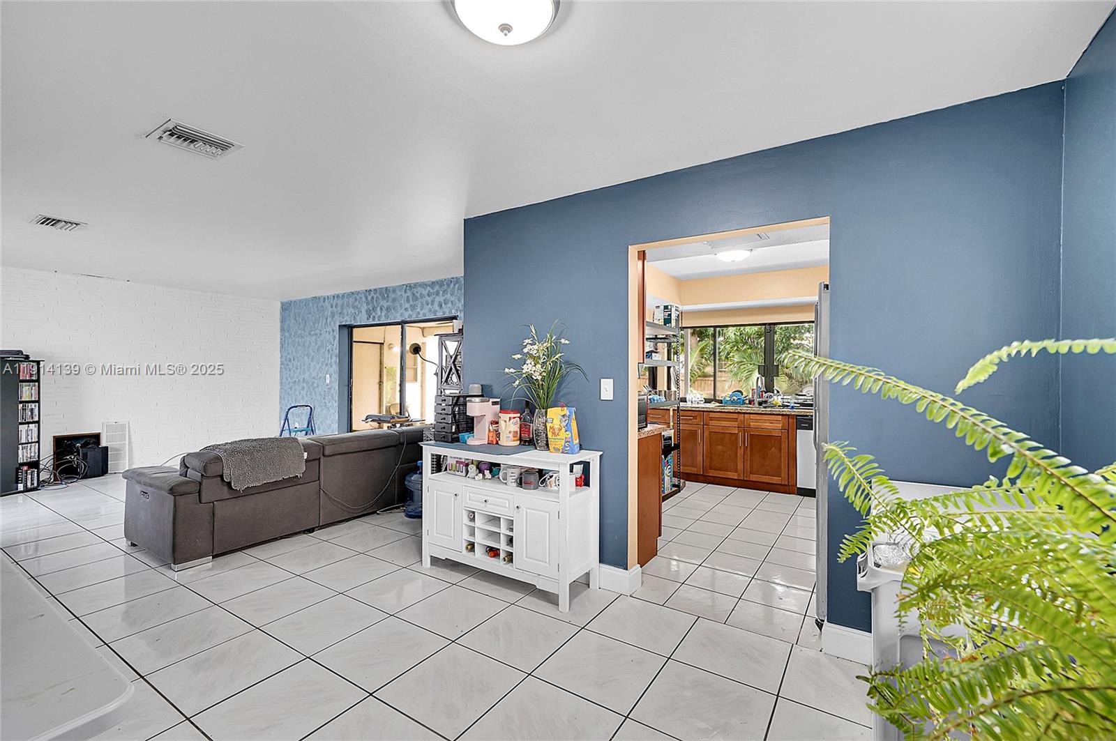 7916 3 / 2 1416 sq. ft. $ 2026-03-24 0 Photo