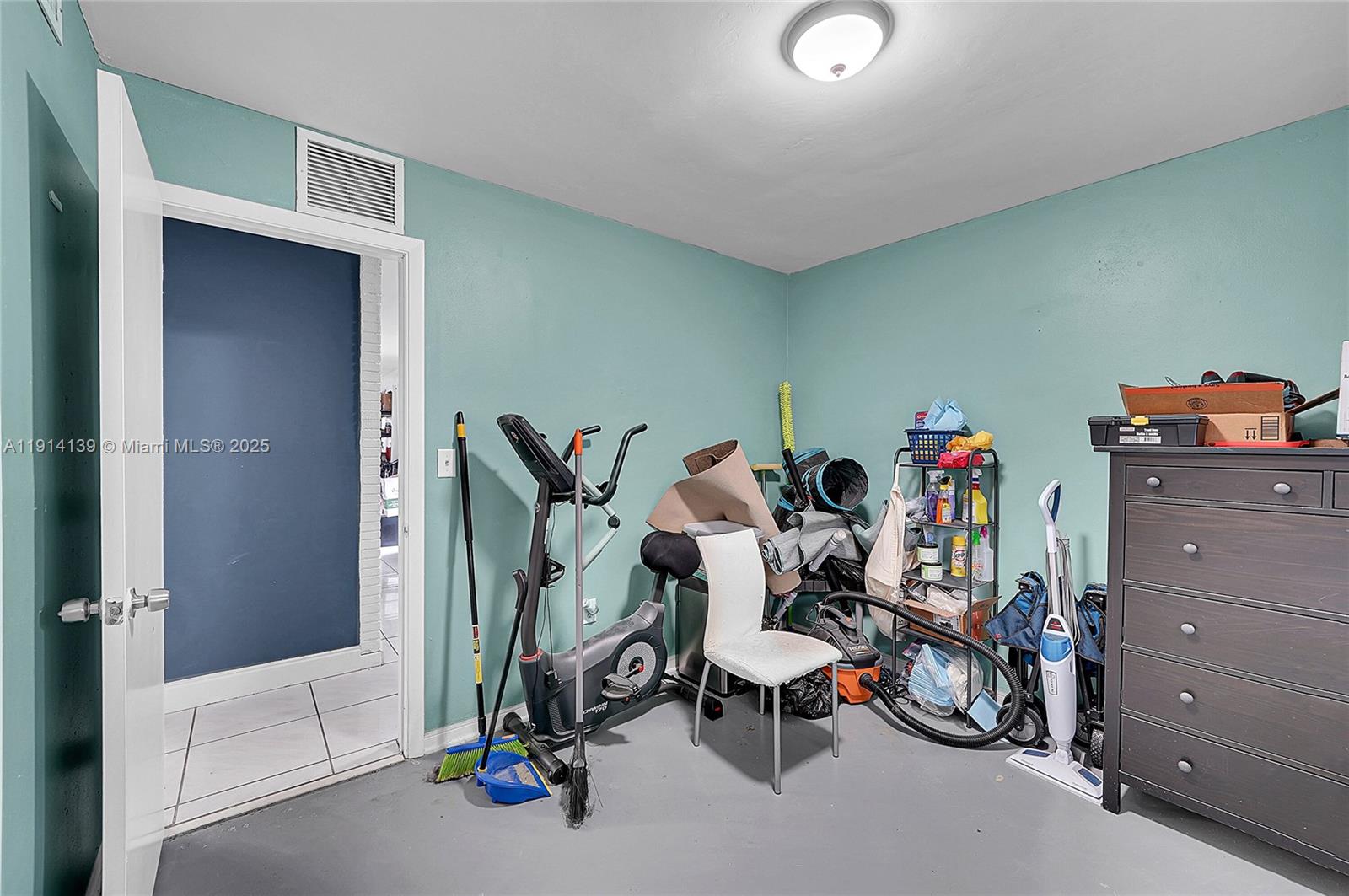 7916 3 / 2 1416 sq. ft. $ 2026-03-24 0 Photo