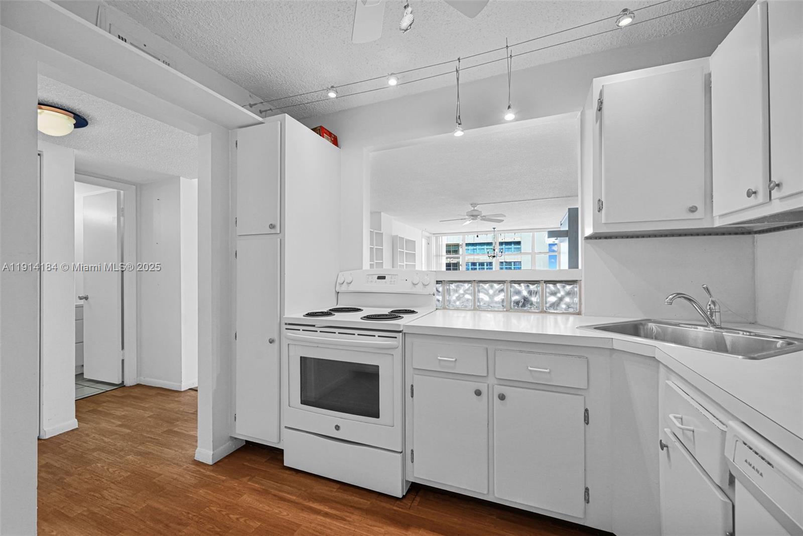 Photo of 1410 Ocean Dr  #1603, Hollywood, Florida, 33019 - 