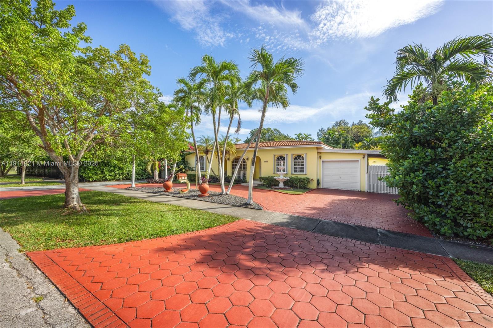 See details / sq. ft. $ 2025-11-14 0 Photo