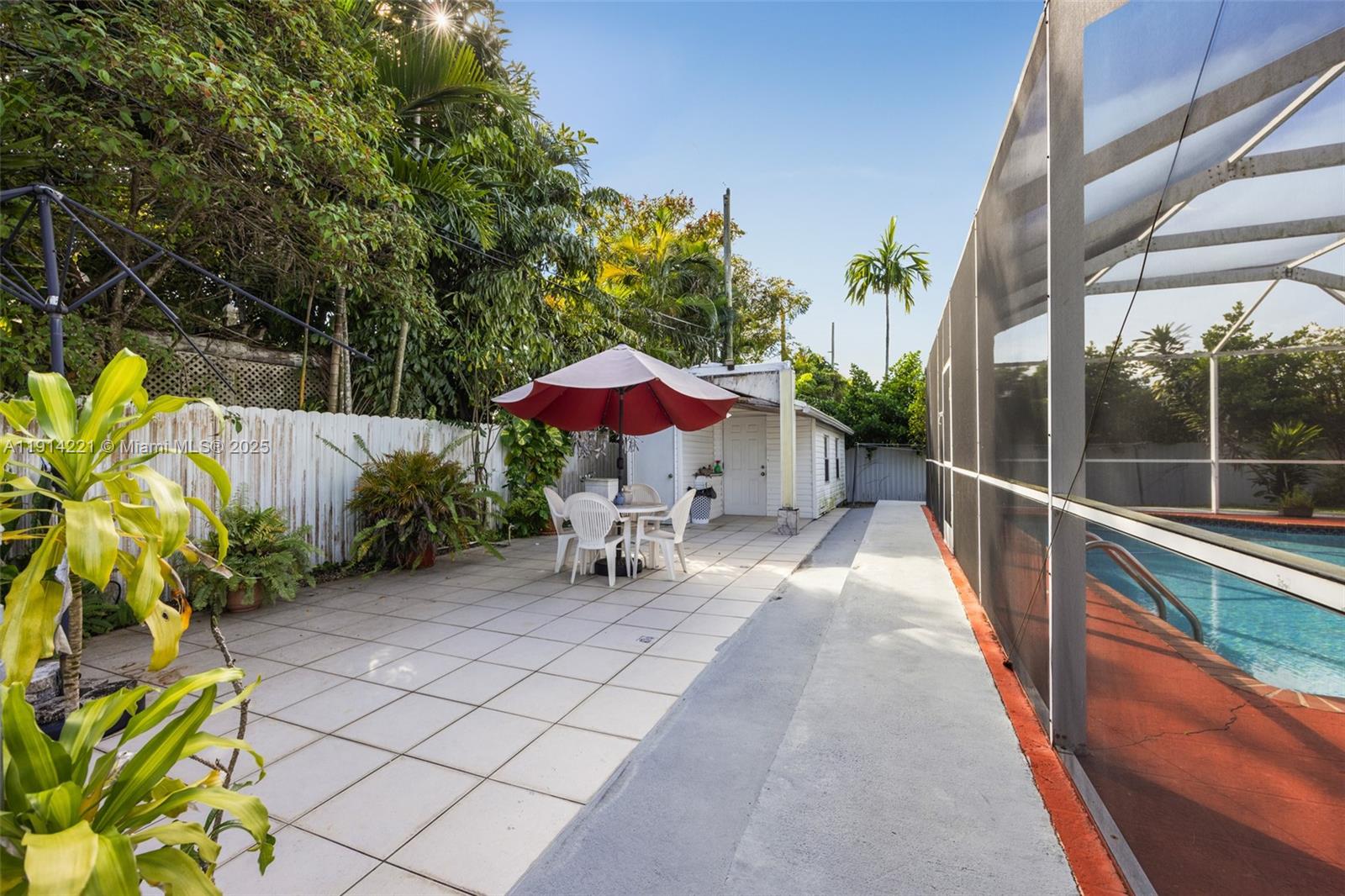 See details / sq. ft. $ 2025-11-14 0 Photo