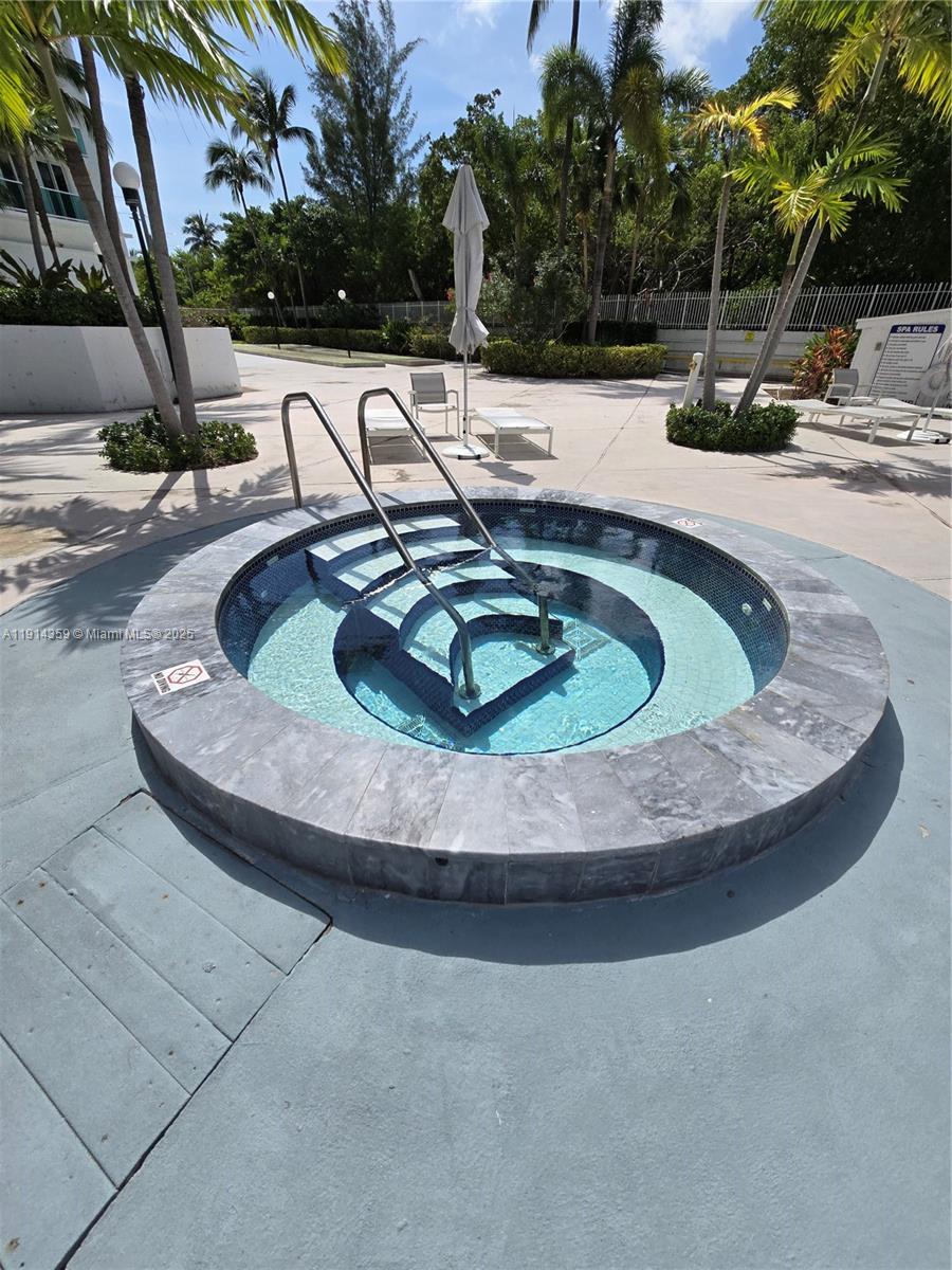 Ver detalles 1420 1 / 2 991 sq. ft. $ 2025-11-14 0 foto