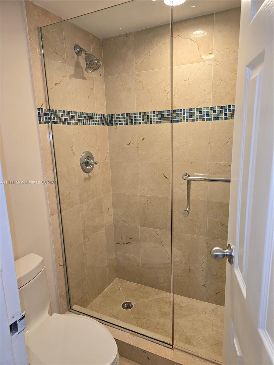 Ver detalles 1420 1 / 2 991 sq. ft. $ 2025-11-14 0 foto