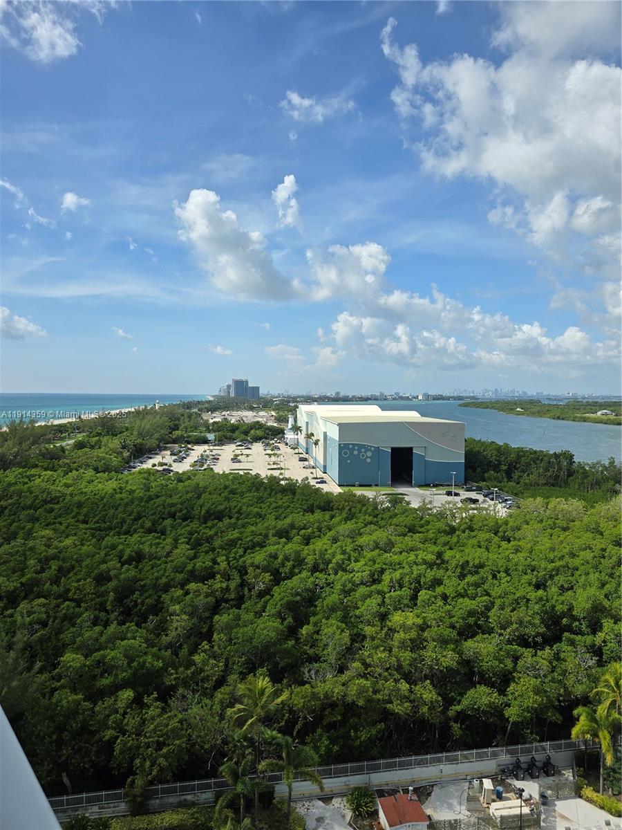 Ver detalles 1420 1 / 2 991 sq. ft. $ 2025-11-14 0 foto