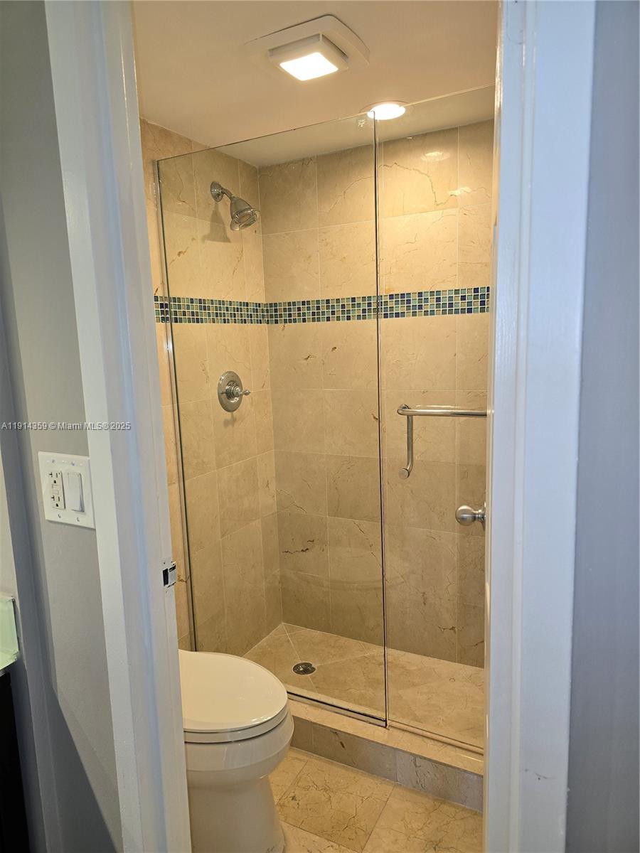 Ver detalles 1420 1 / 2 991 sq. ft. $ 2025-11-14 0 foto