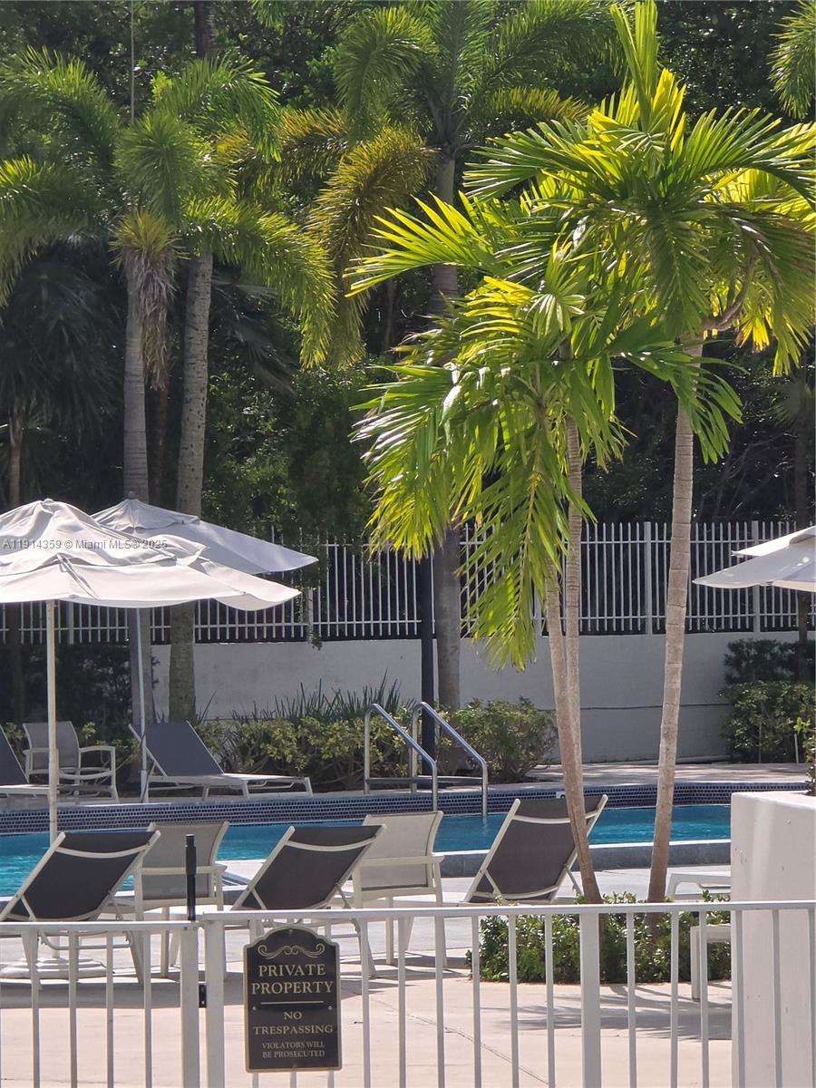 Ver detalles 1420 1 / 2 991 sq. ft. $ 2025-11-14 0 foto