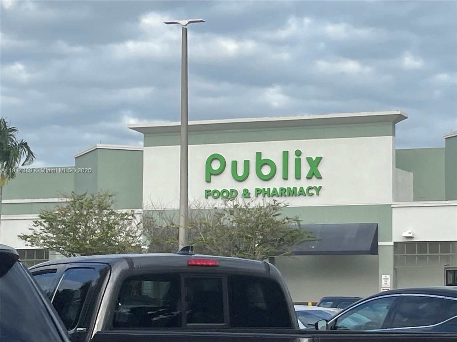 Подробнее / кв.футов $ 2025-11-14 0 Фото