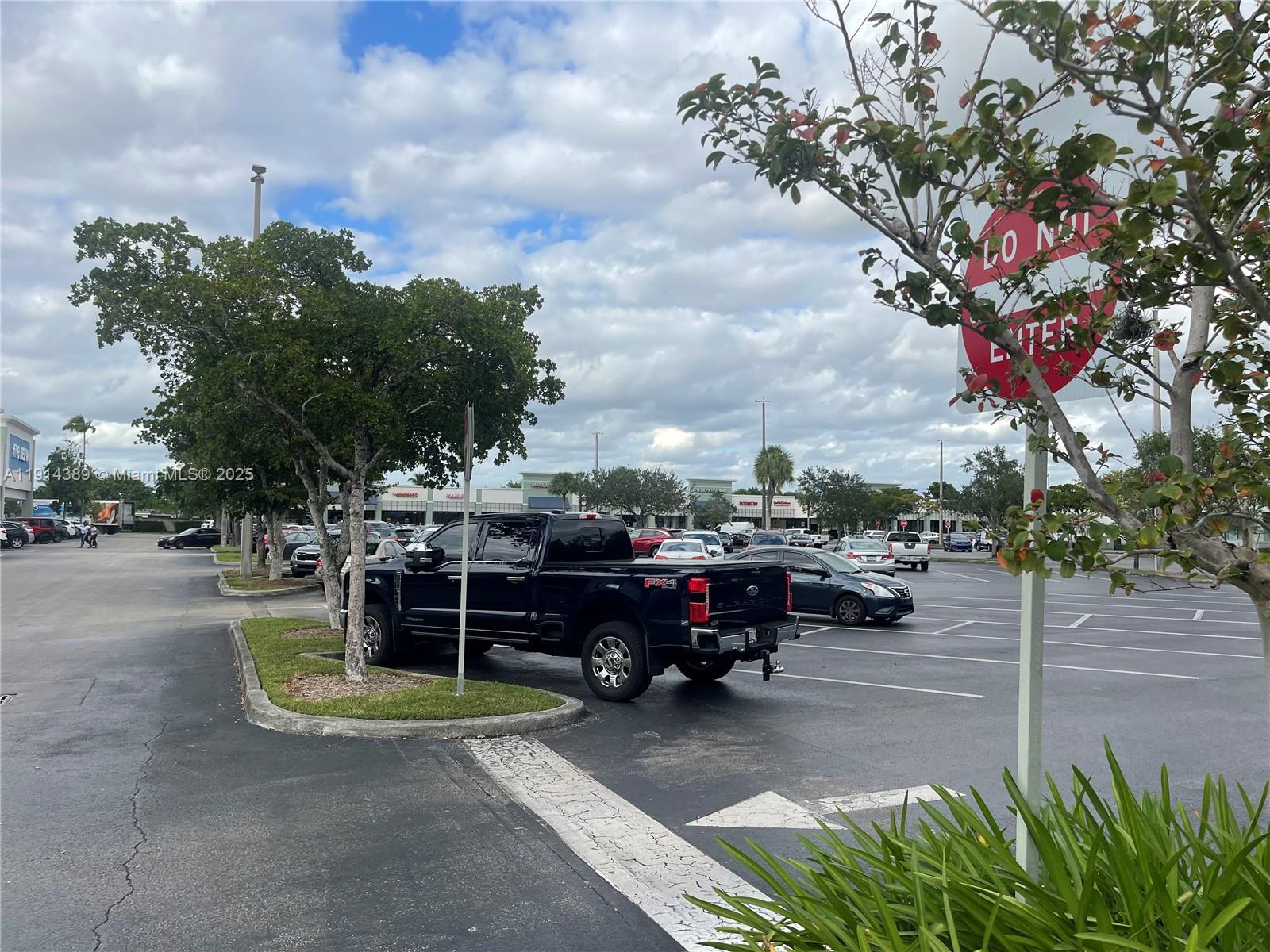 Подробнее / кв.футов $ 2025-11-14 0 Фото