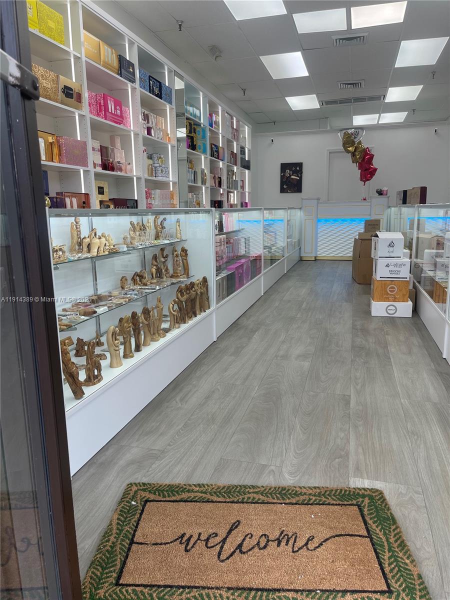 Подробнее / кв.футов $ 2025-11-14 0 Фото