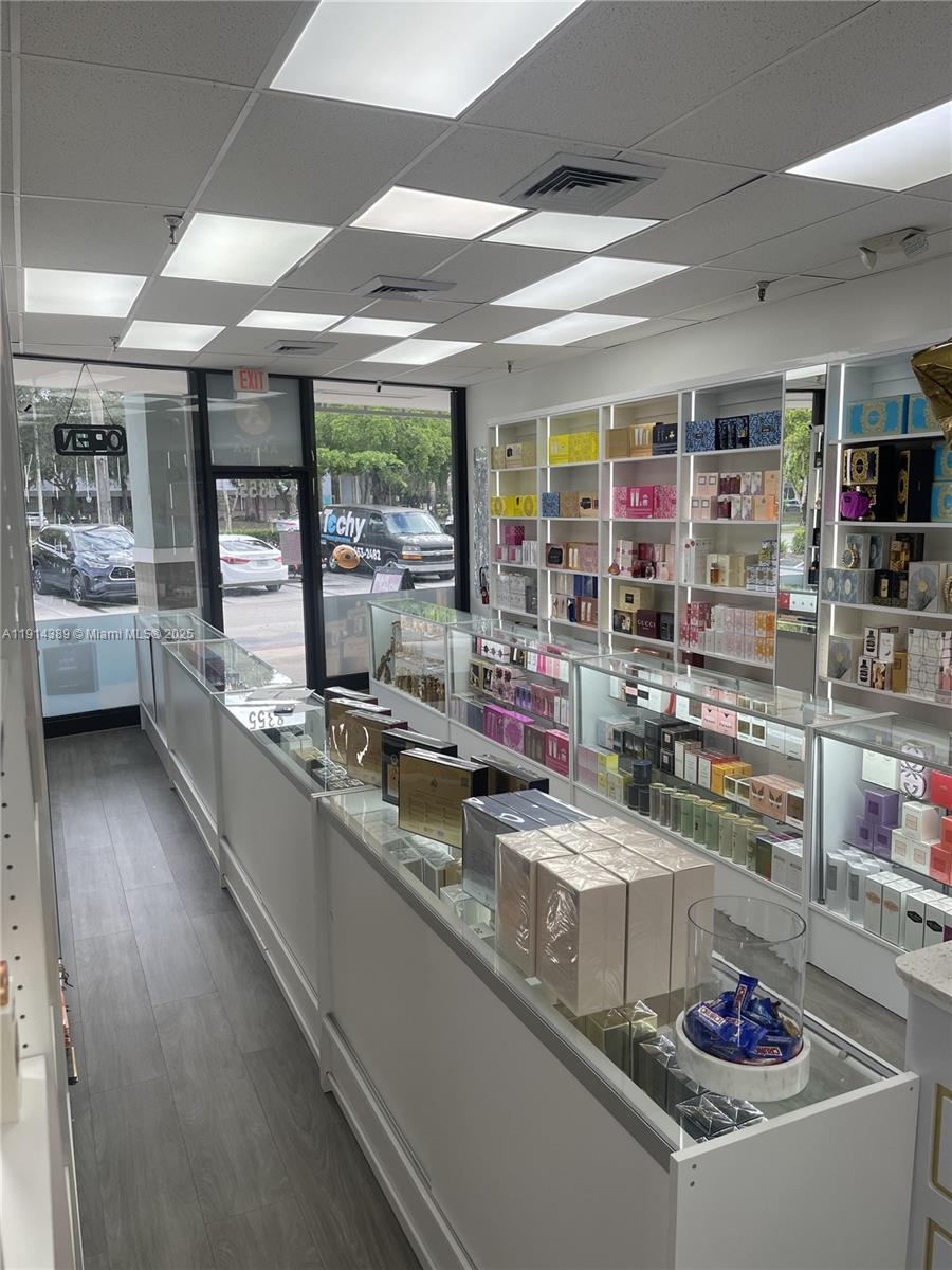 Подробнее / кв.футов $ 2025-11-14 0 Фото