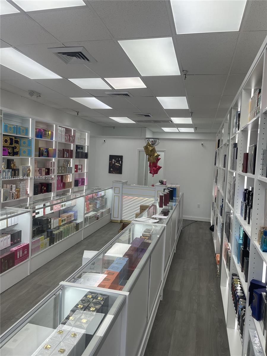 Подробнее / кв.футов $ 2025-11-14 0 Фото