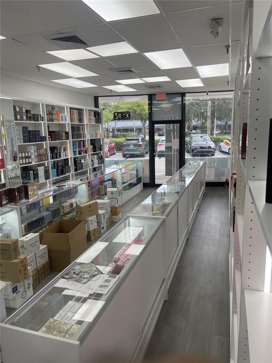 Подробнее / кв.футов $ 2025-11-14 0 Фото