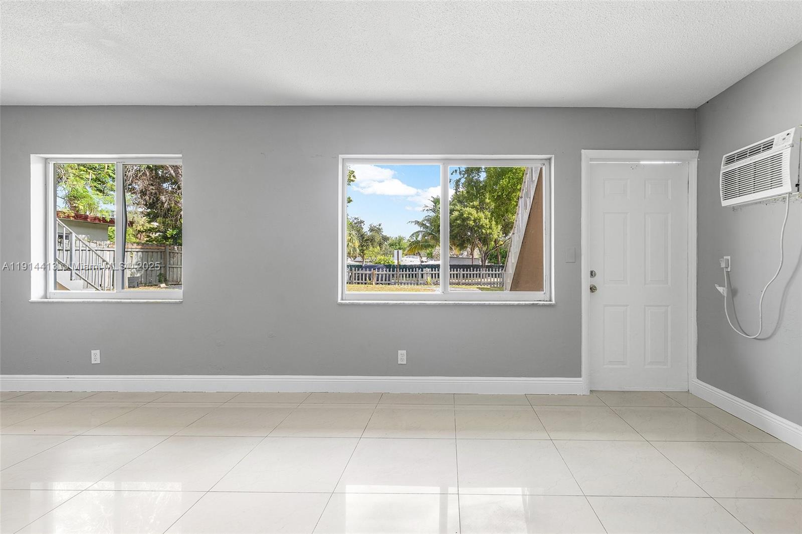 Ver detalles 1-7 / sq. ft. $ 2025-11-14 0 foto