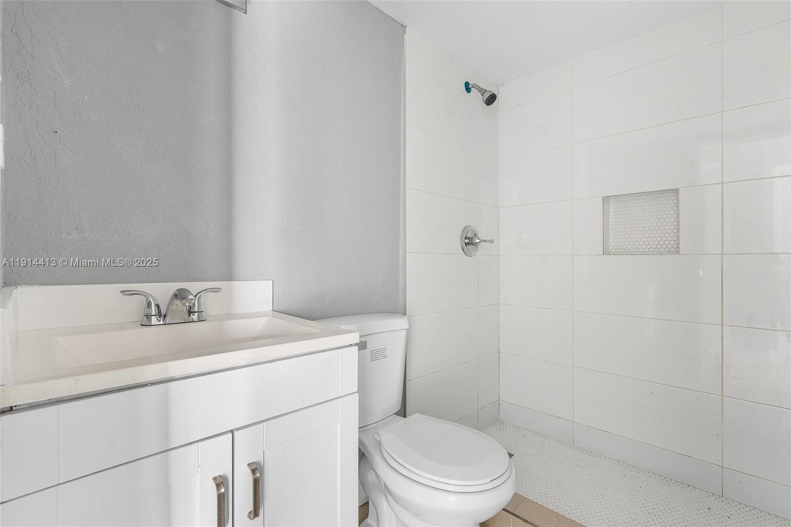 Ver detalles 1-7 / sq. ft. $ 2025-11-14 0 foto