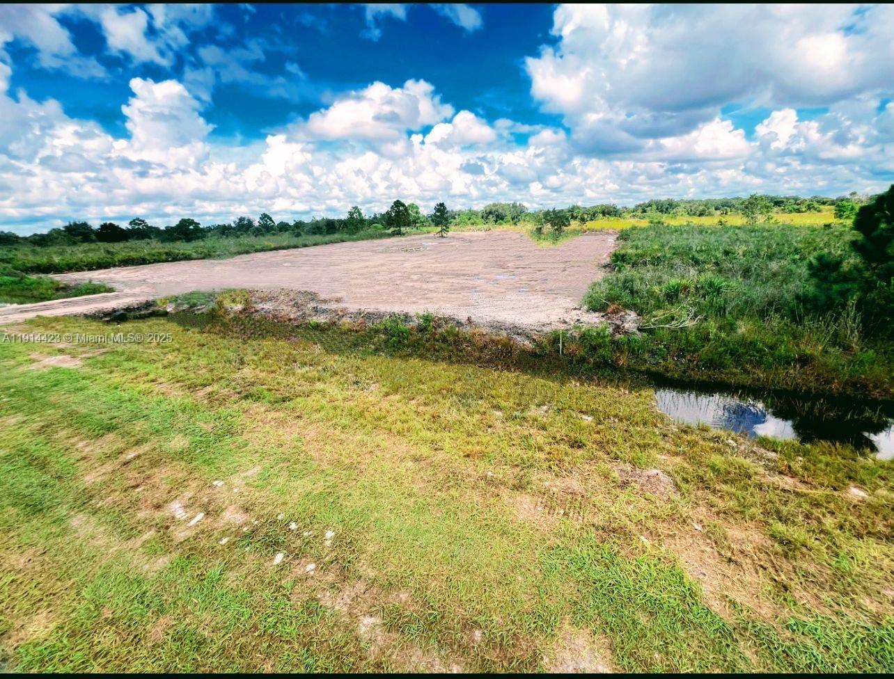 Подробнее / кв.футов $ 2025-11-14 0 Фото