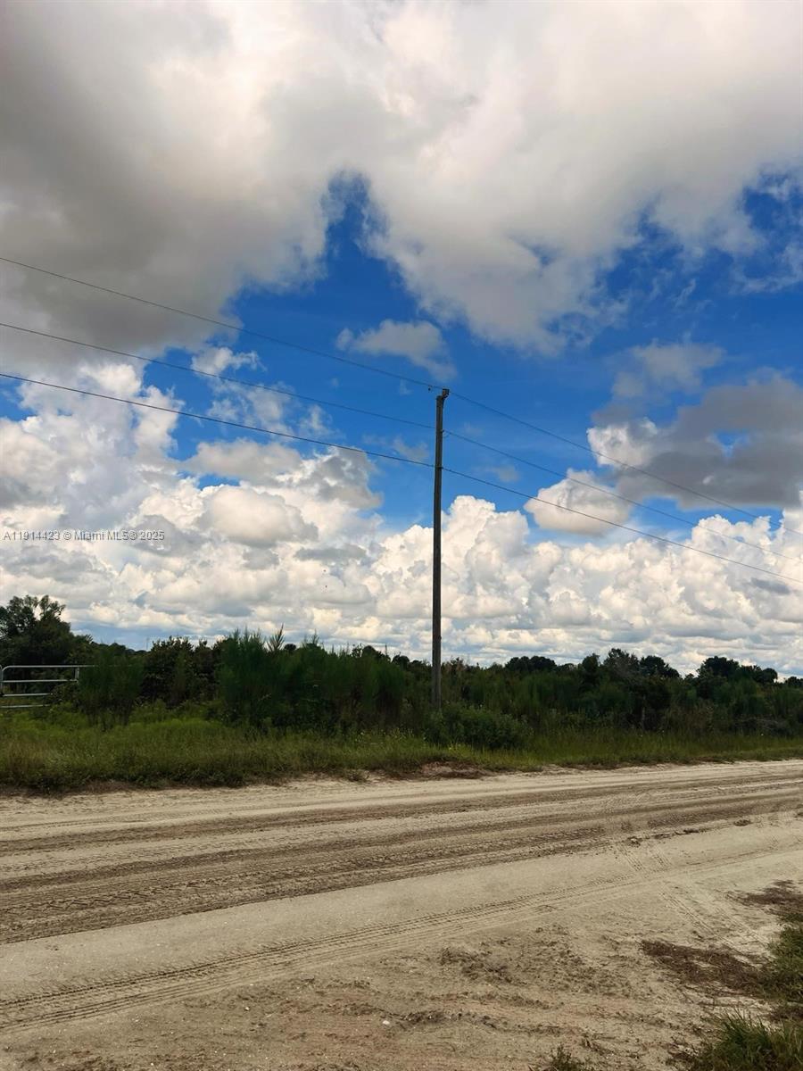 Подробнее / кв.футов $ 2025-11-14 0 Фото