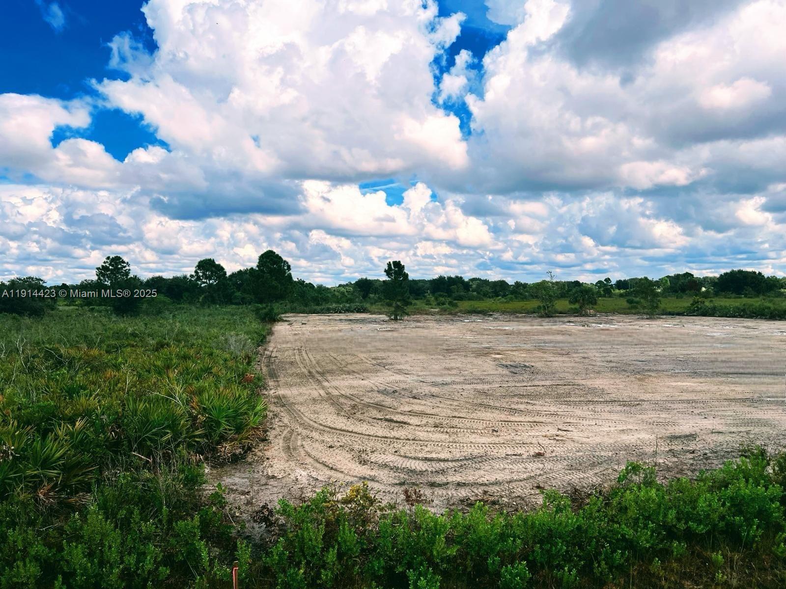 Подробнее / кв.футов $ 2025-11-14 0 Фото