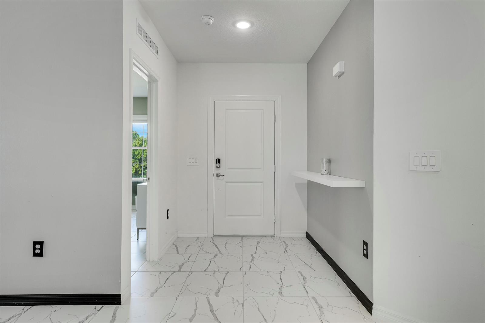 684 4 / 2 2066 sq. ft. $ 2026-09-15 0 Photo