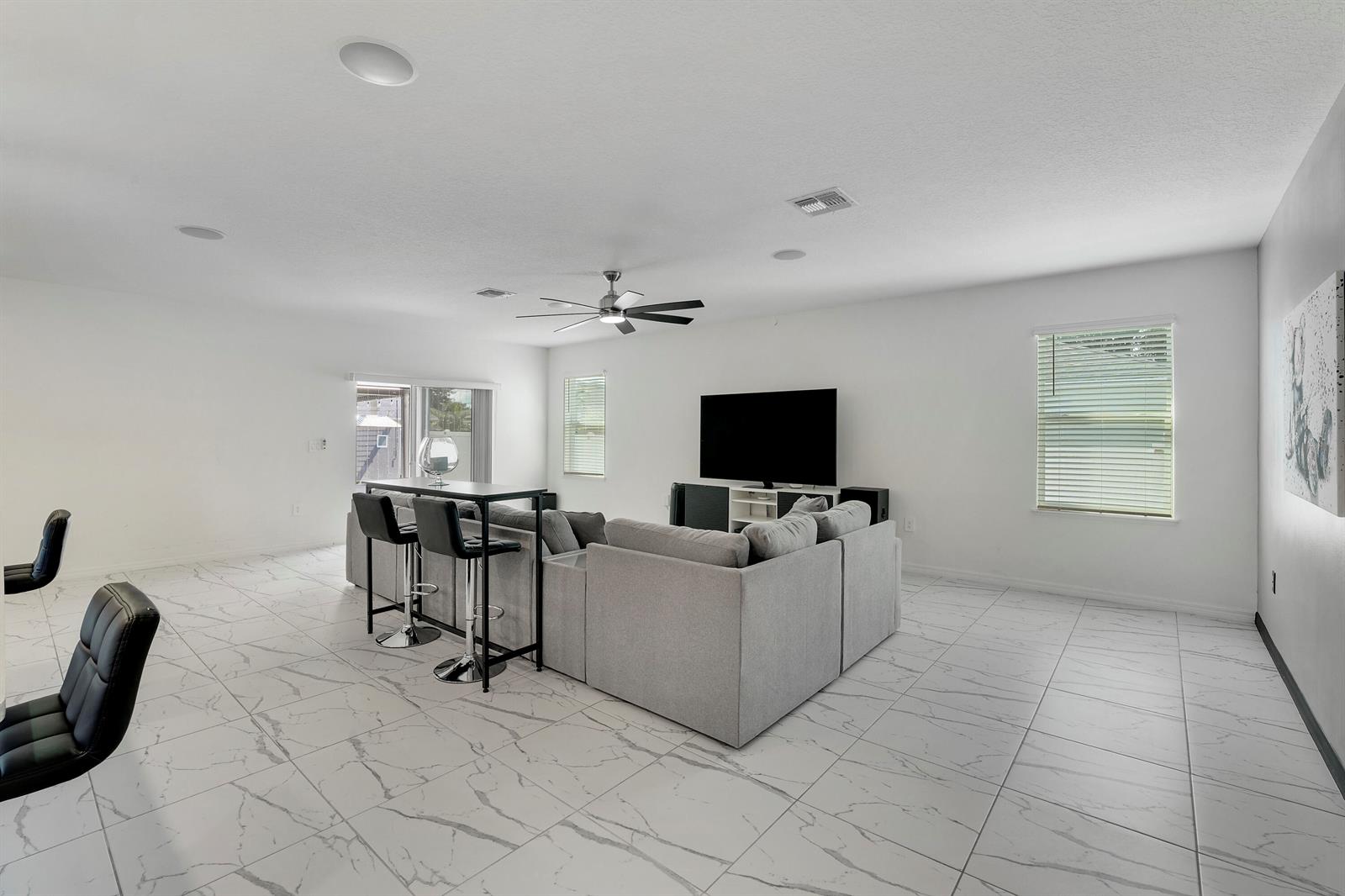 684 4 / 2 2066 sq. ft. $ 2026-09-15 0 Photo