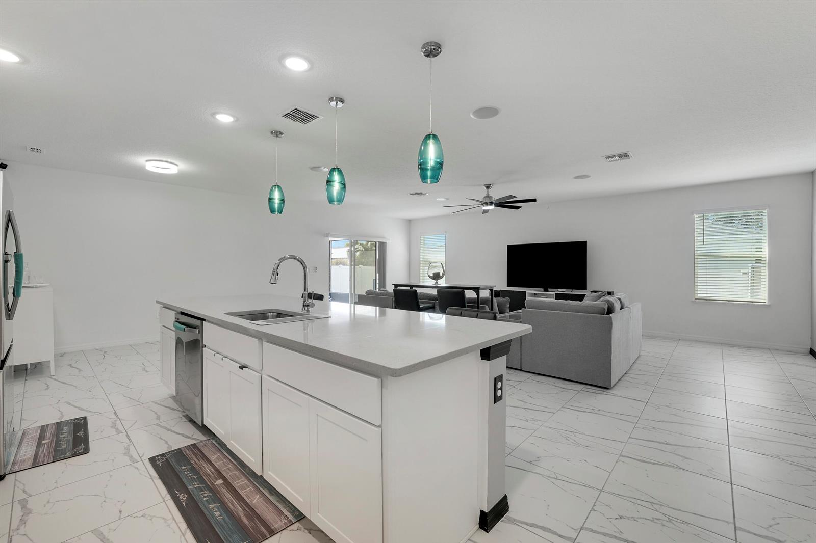 684 4 / 2 2066 sq. ft. $ 2026-09-15 0 Photo
