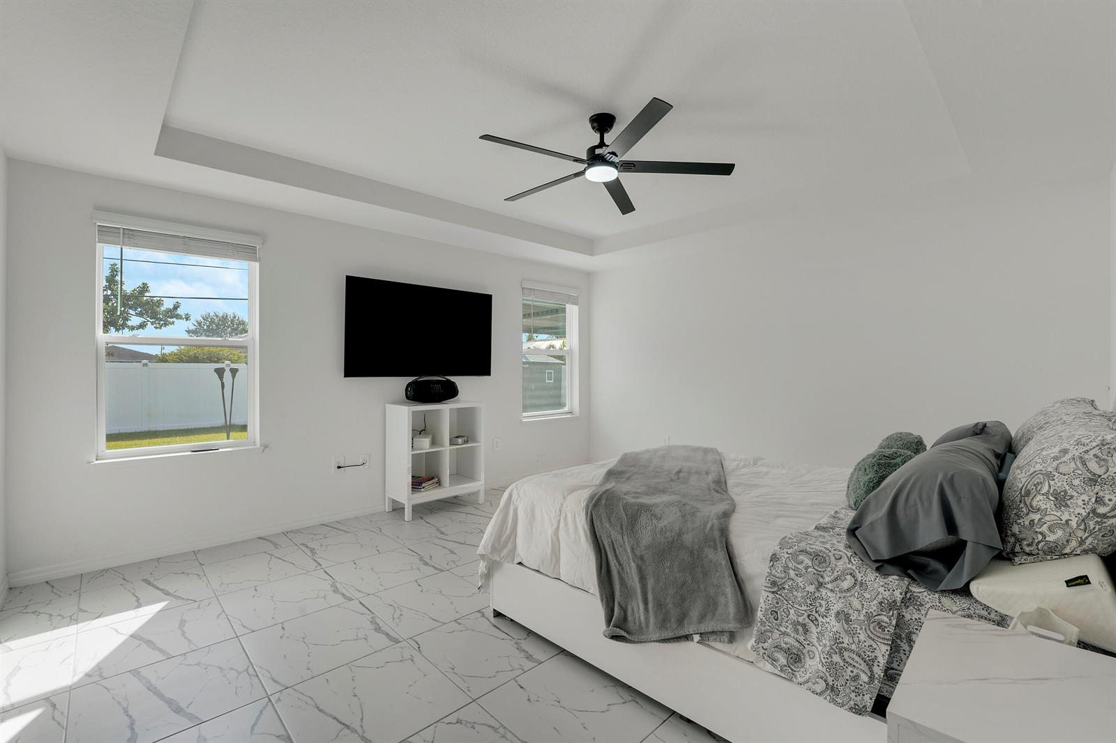 684 4 / 2 2066 sq. ft. $ 2026-09-15 0 Photo