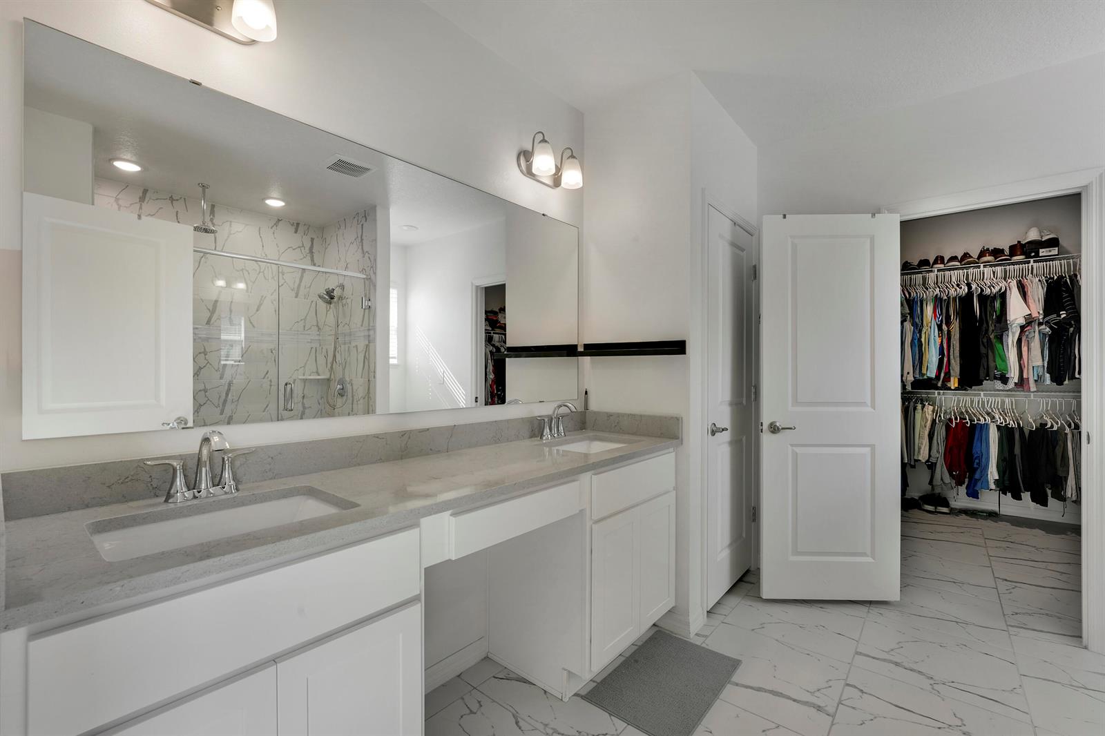 684 4 / 2 2066 sq. ft. $ 2026-09-15 0 Photo