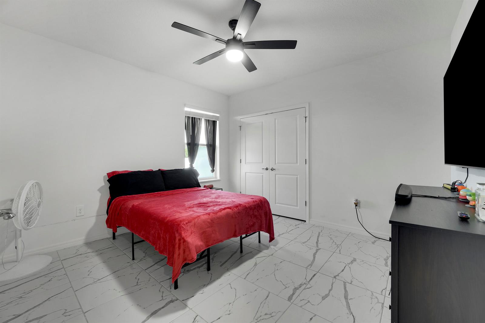 684 4 / 2 2066 sq. ft. $ 2026-09-15 0 Photo