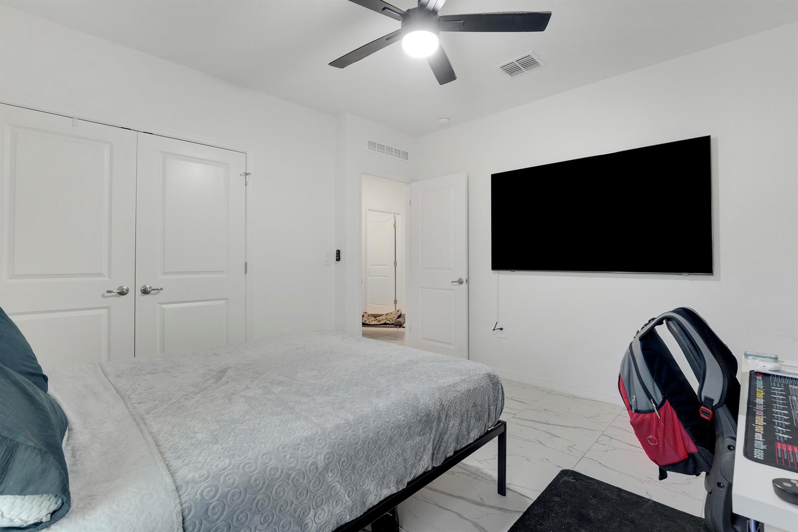 684 4 / 2 2066 sq. ft. $ 2026-09-15 0 Photo