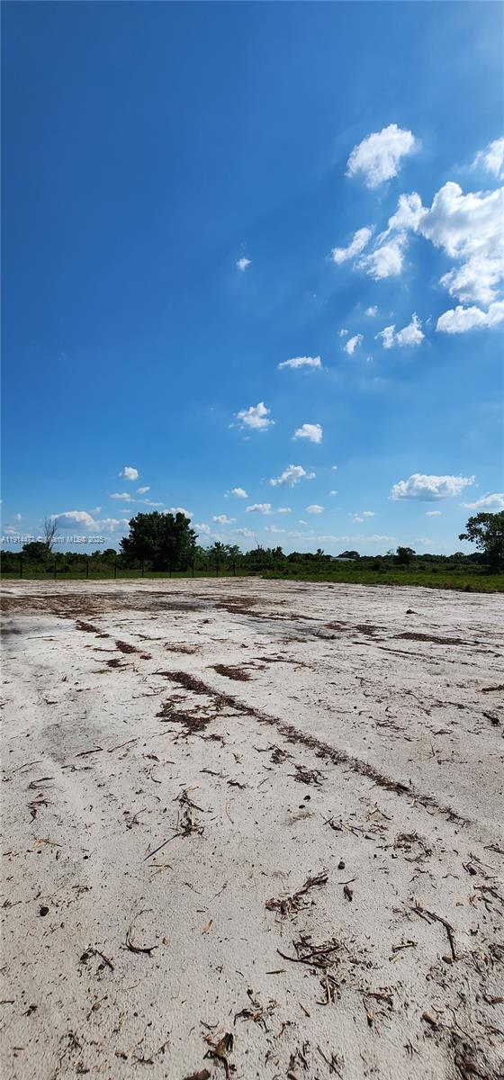 See details / sq. ft. $ 2025-11-14 0 Photo