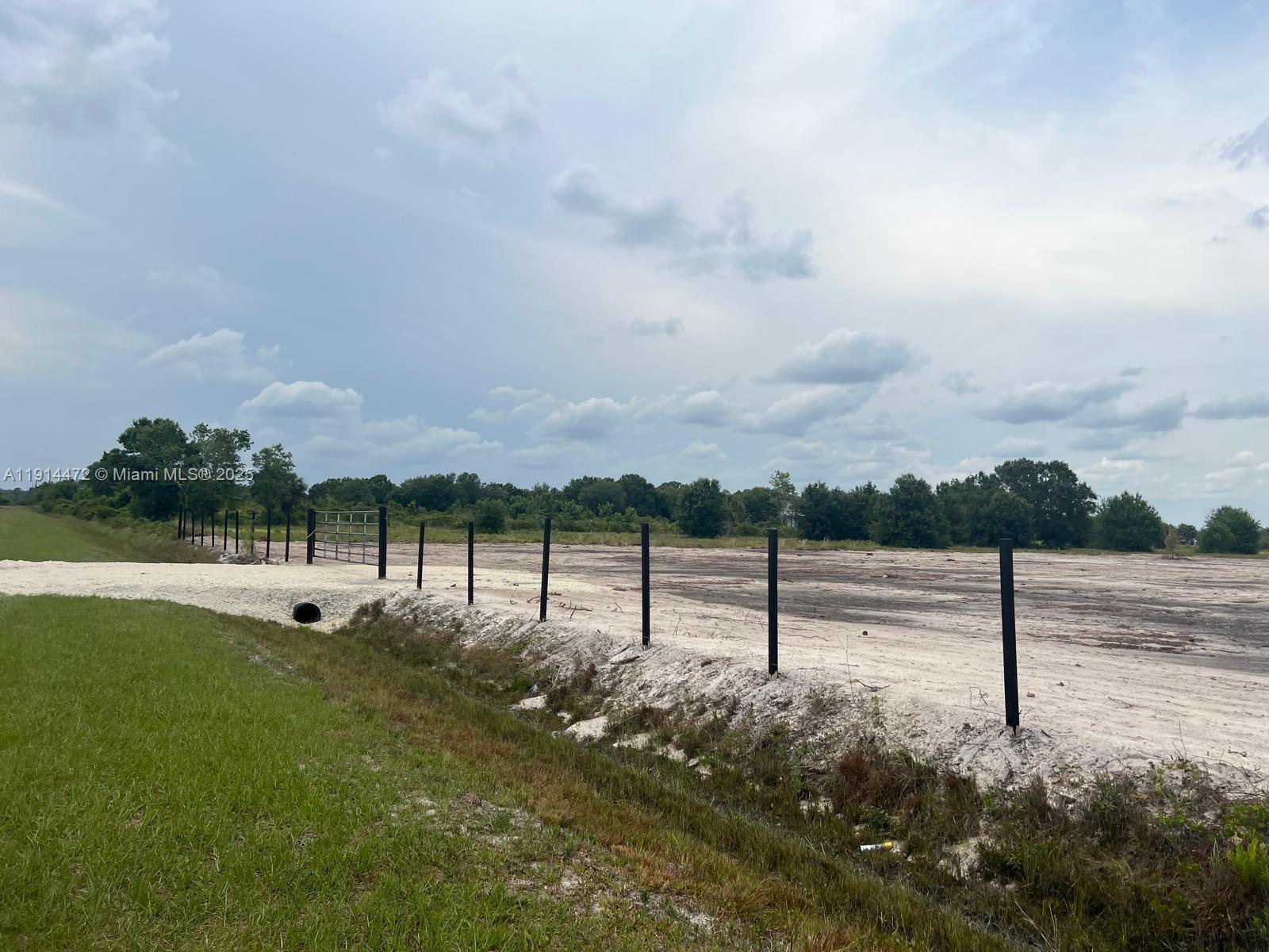 See details / sq. ft. $ 2025-11-14 0 Photo