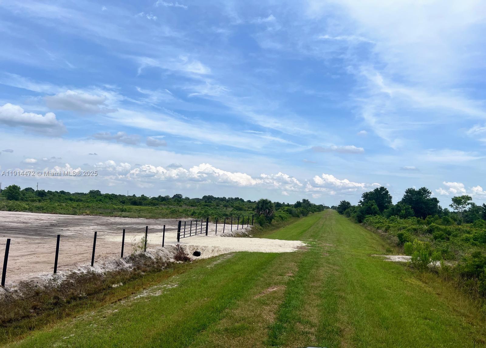 See details / sq. ft. $ 2025-11-14 0 Photo