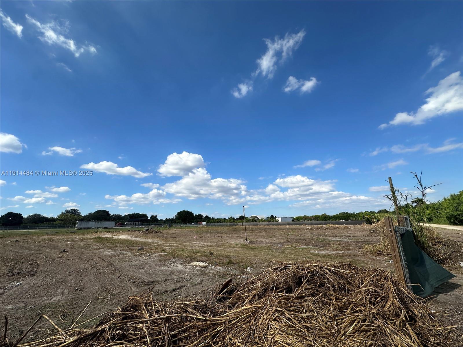 See details / sq. ft. $ 2025-11-14 0 Photo