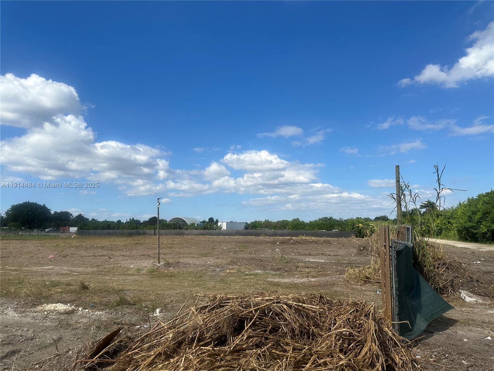 See details / sq. ft. $ 2025-11-14 0 Photo