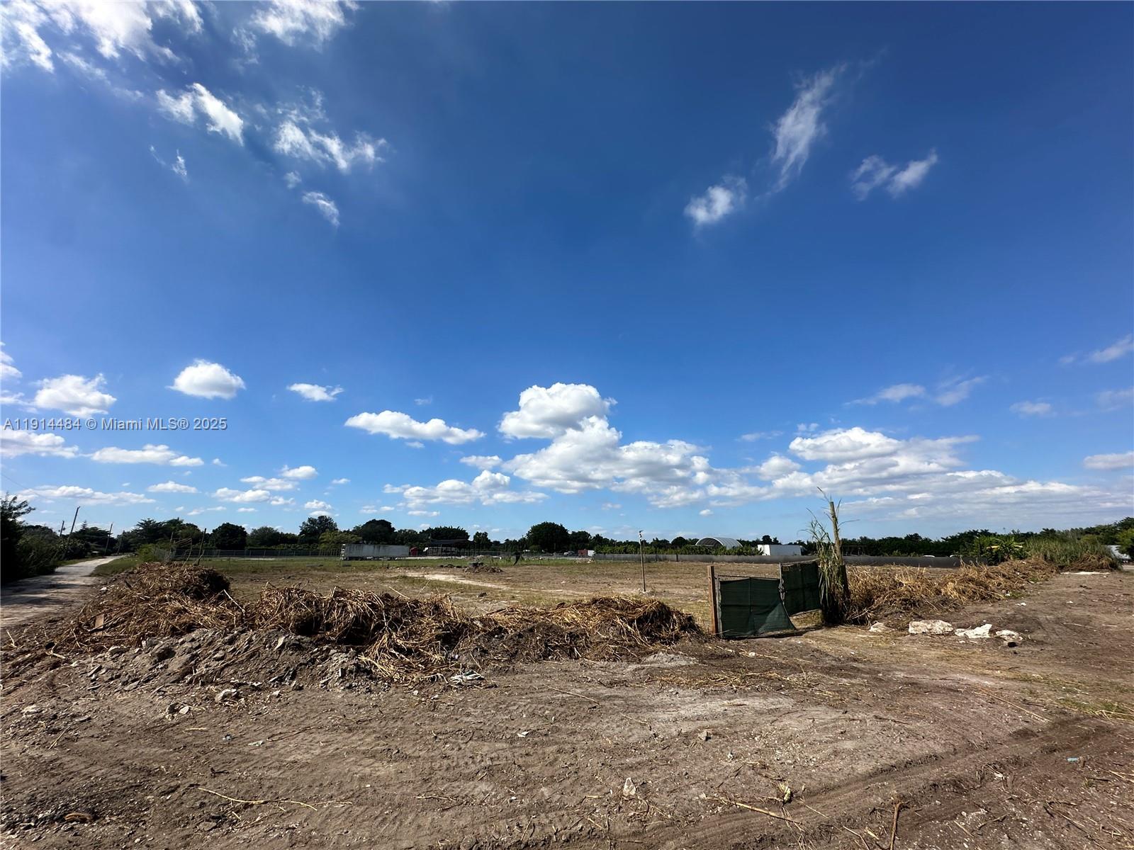 See details / sq. ft. $ 2025-11-14 0 Photo