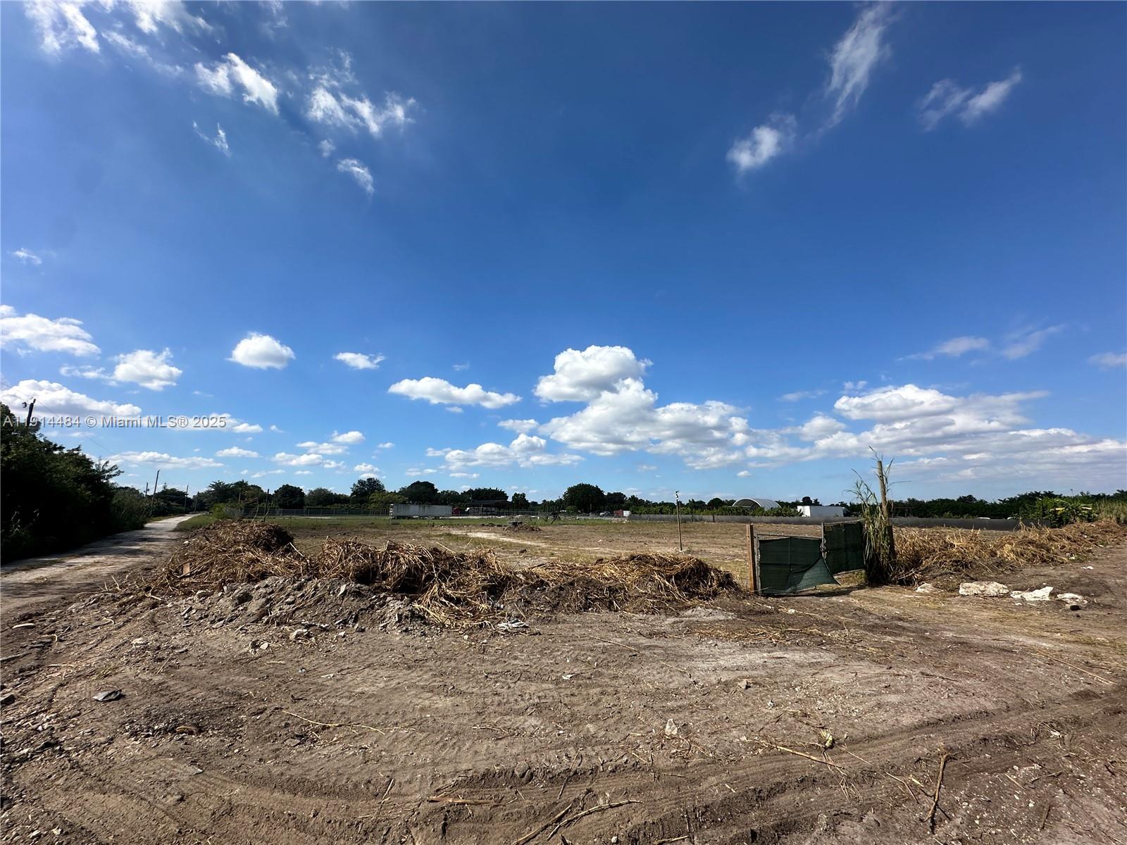 See details / sq. ft. $ 2025-11-14 0 Photo