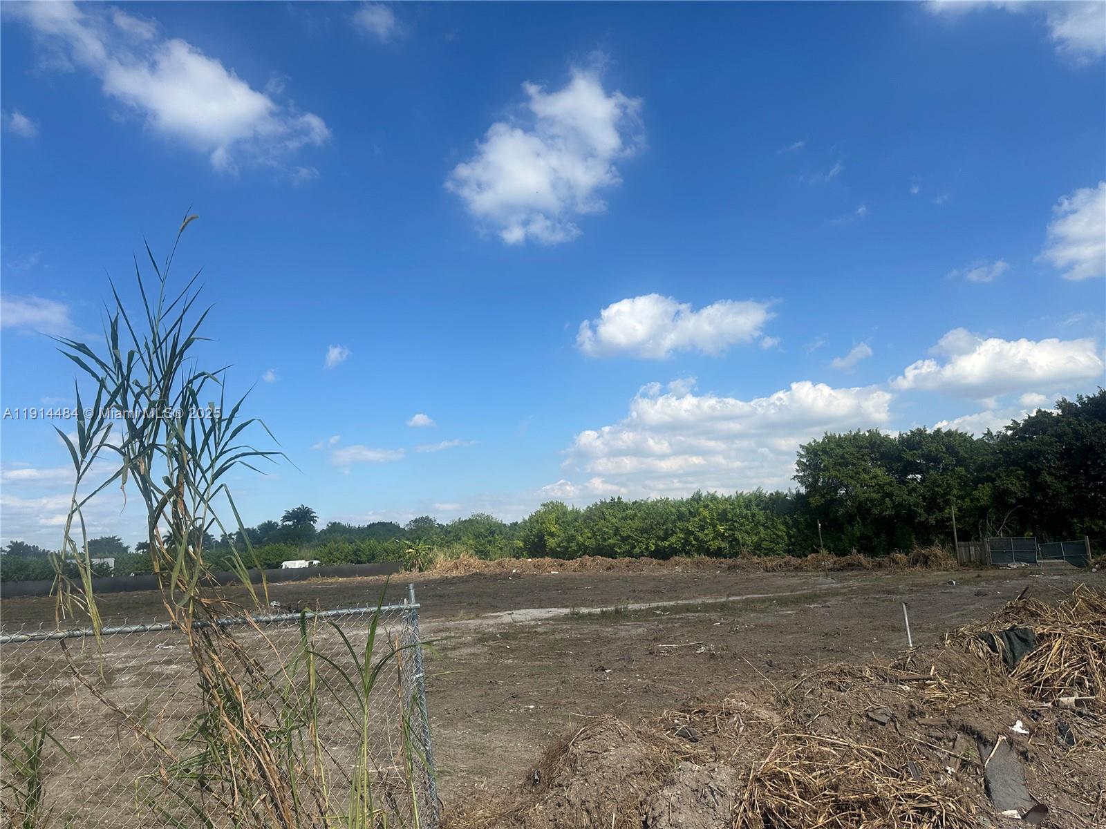 See details / sq. ft. $ 2025-11-14 0 Photo