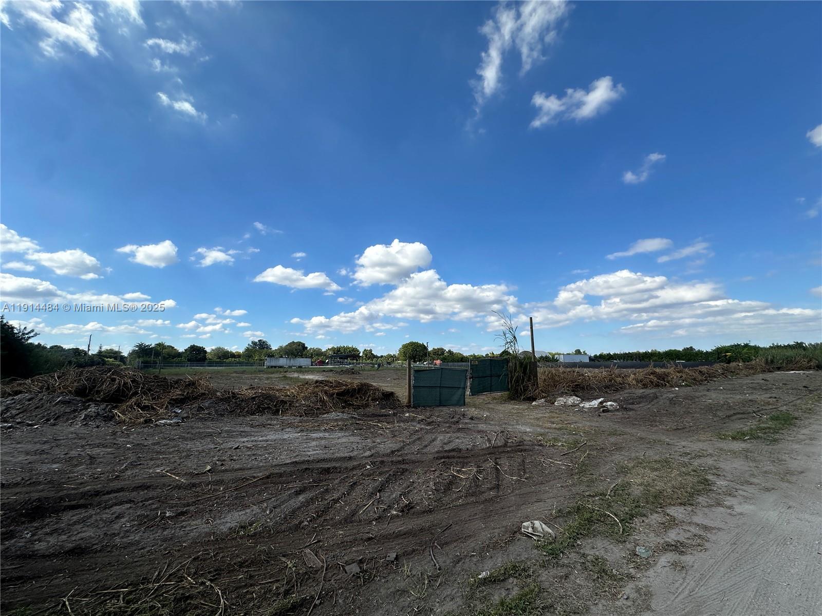 See details / sq. ft. $ 2025-11-14 0 Photo