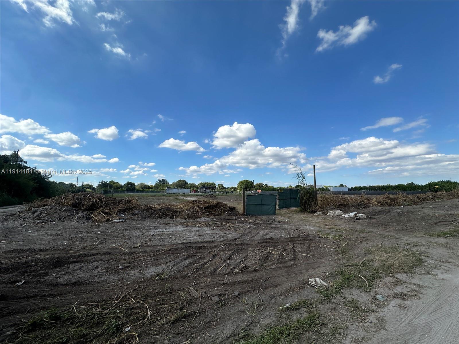 See details / sq. ft. $ 2025-11-14 0 Photo