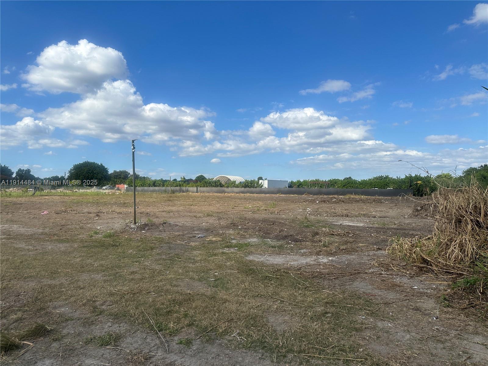 See details / sq. ft. $ 2025-11-14 0 Photo