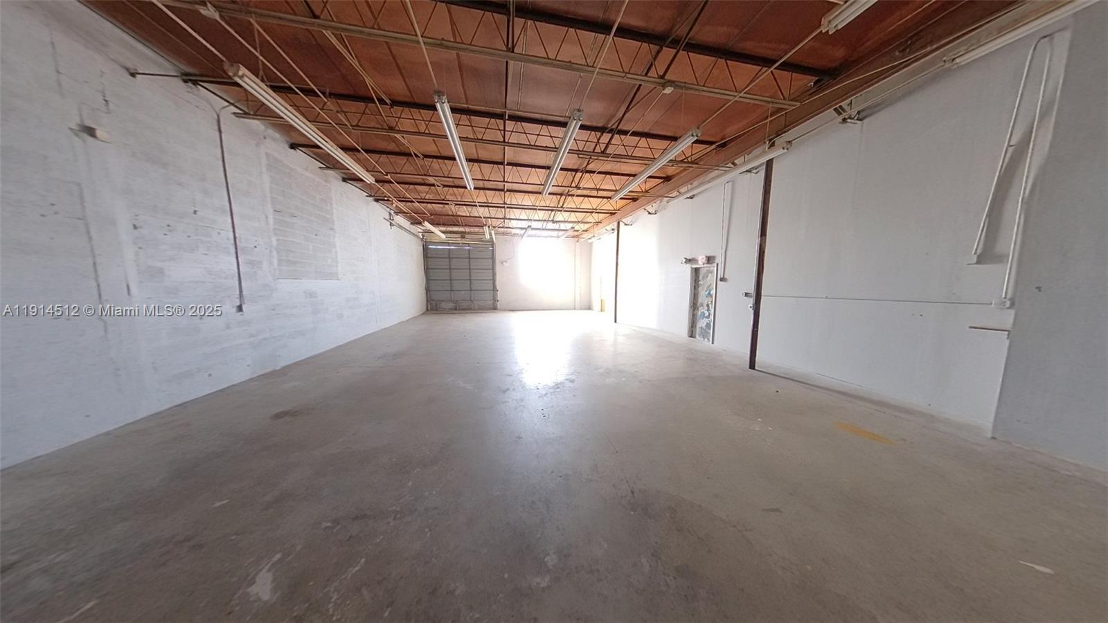 See details 1015 / sq. ft. $ 2025-11-14 0 Photo