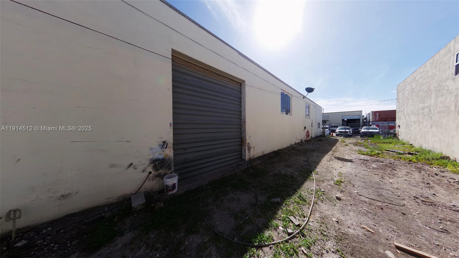 See details 1015 / sq. ft. $ 2025-11-14 0 Photo