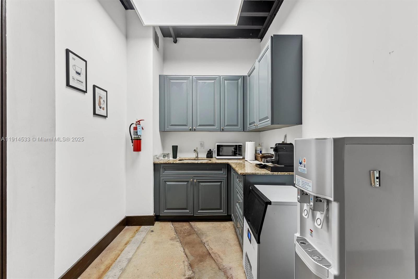 See details 6 and 7 / sq. ft. $ 2025-11-14 0 Photo