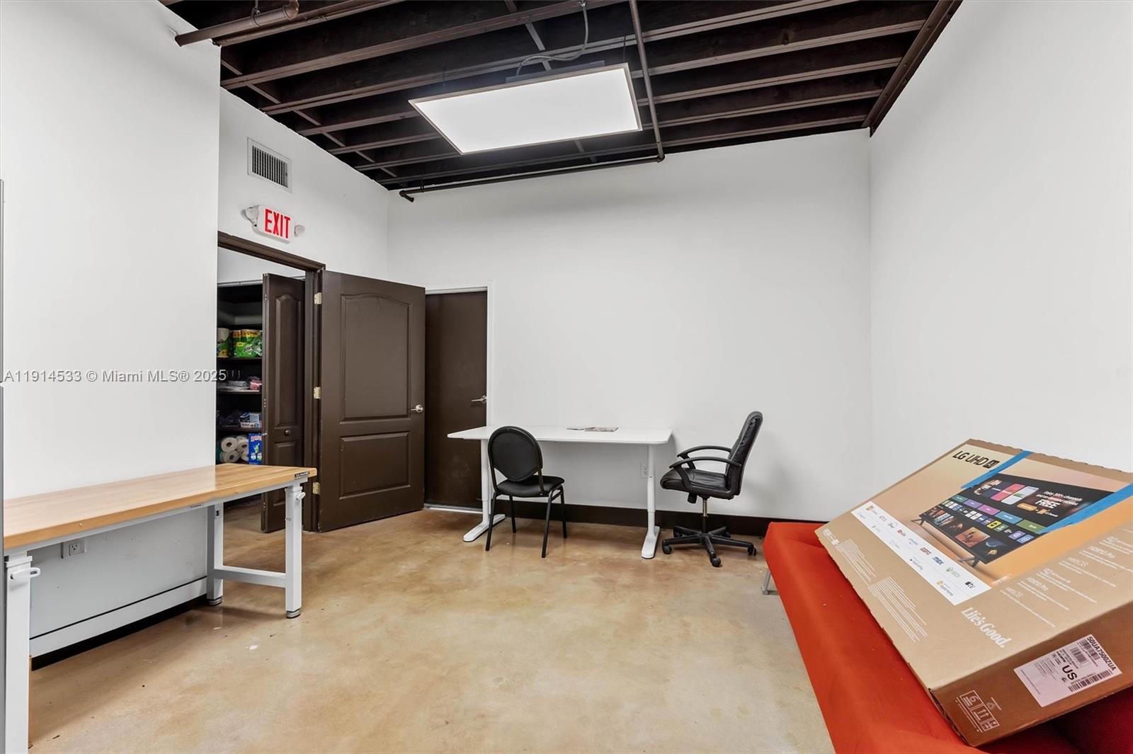 See details 6 and 7 / sq. ft. $ 2025-11-14 0 Photo