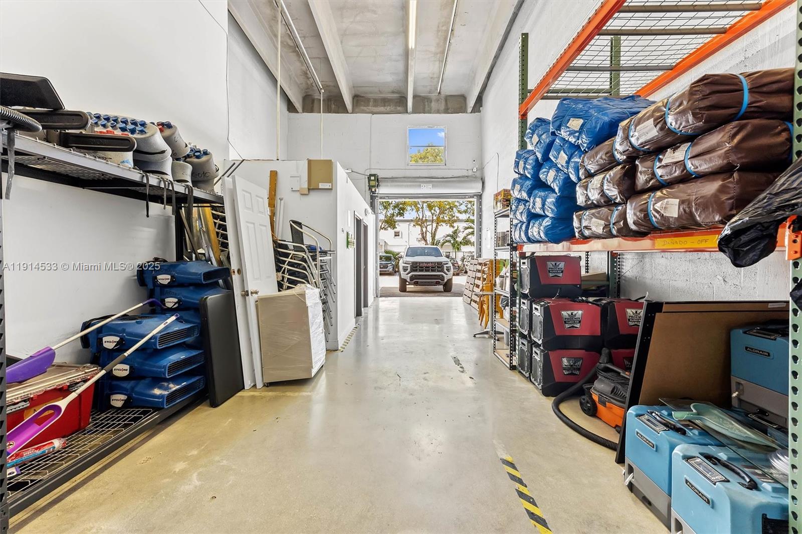 See details 6 and 7 / sq. ft. $ 2025-11-14 0 Photo