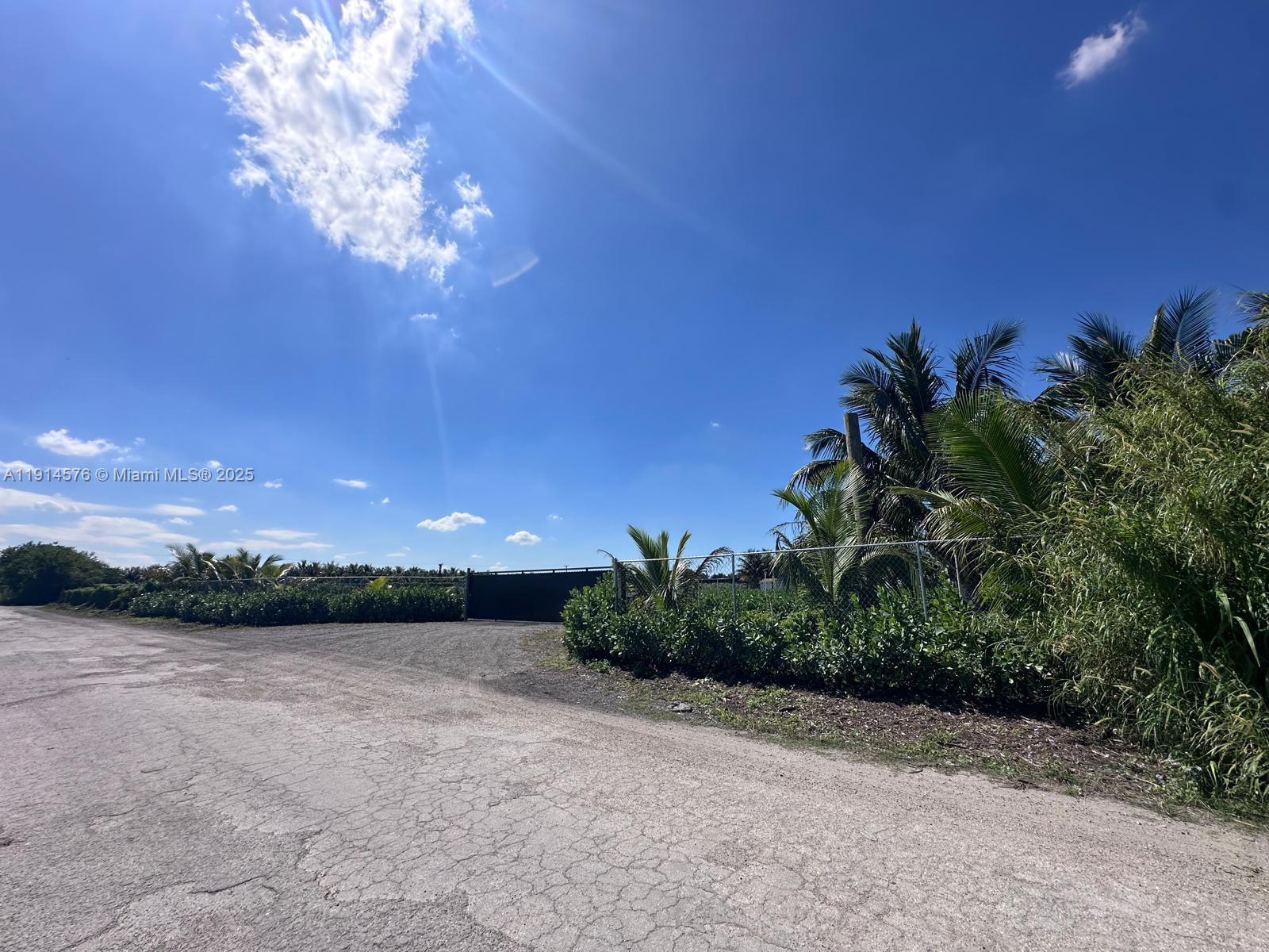 See details / sq. ft. $ 2025-11-14 0 Photo