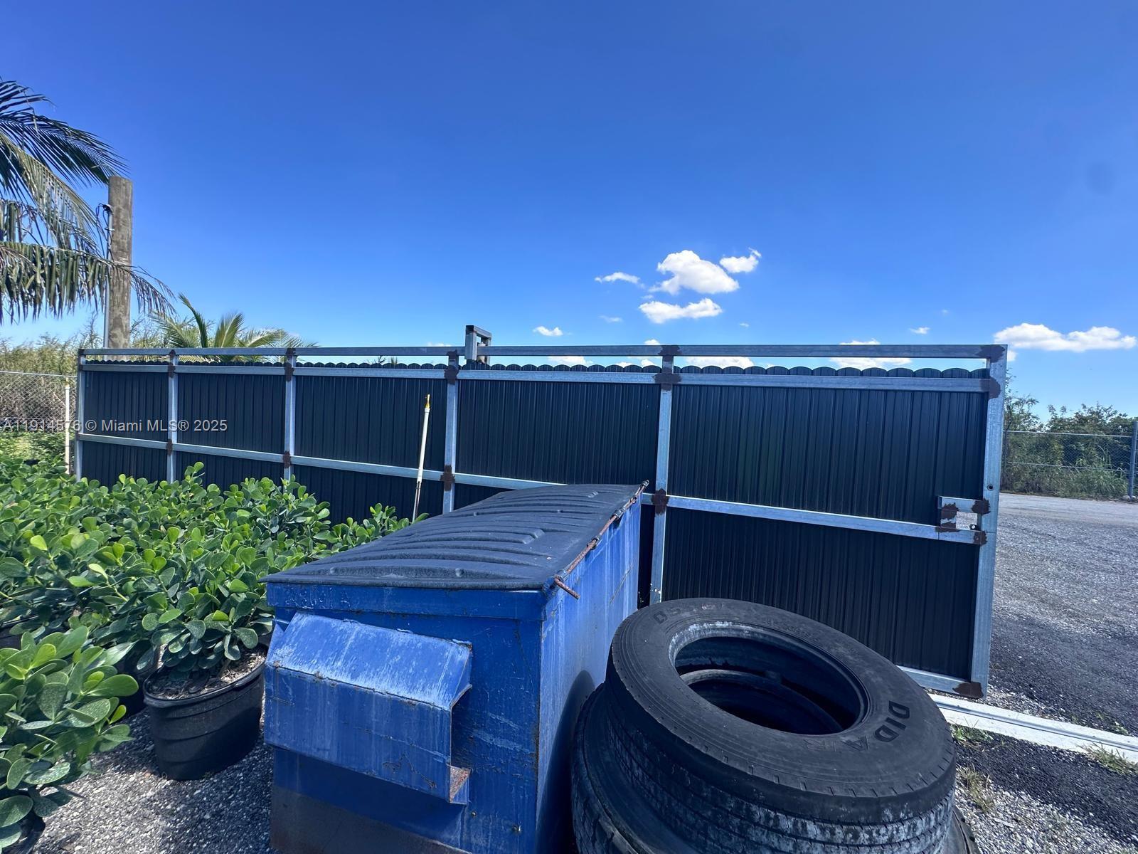 See details / sq. ft. $ 2025-11-14 0 Photo