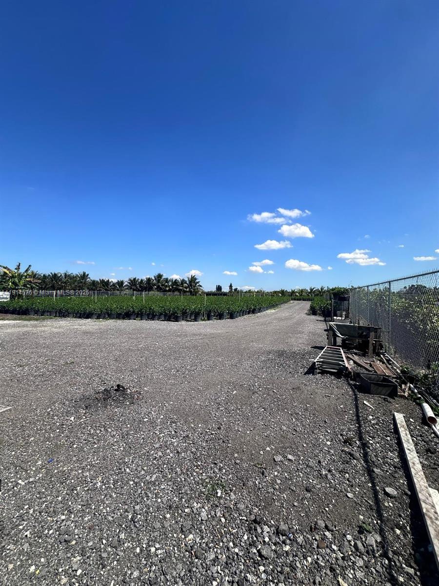 See details / sq. ft. $ 2025-11-14 0 Photo